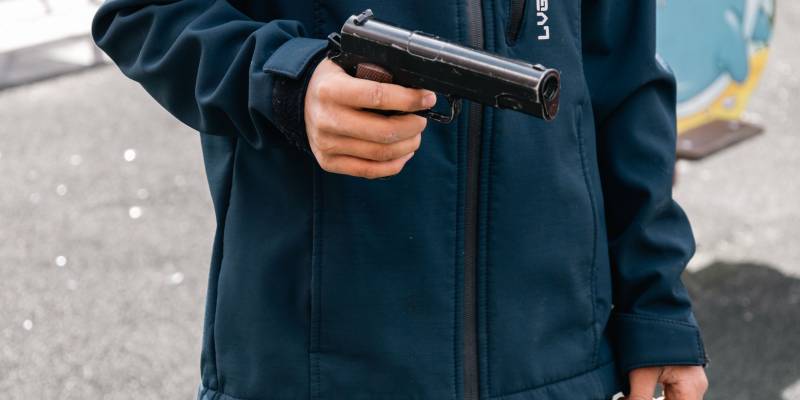 ​Назад в 90-е: в ХМАО мужчину вывезли в лес и требовали полмиллиона рублей