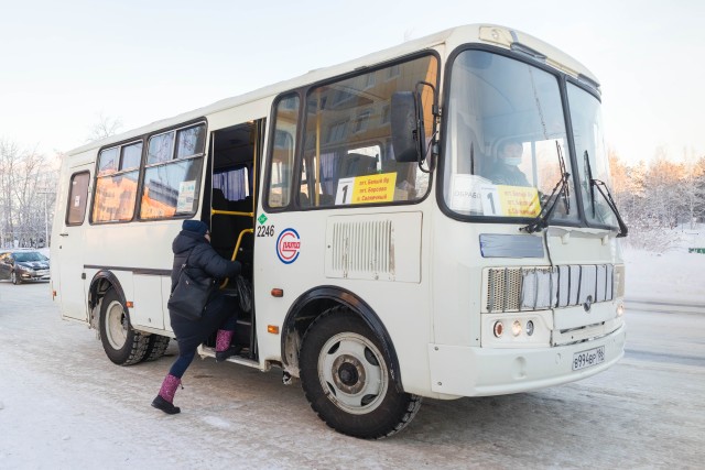 Жители Белого Яра на месяц остались без внутрипоселкового автобуса Жители Белого Яра на месяц остались без внутрипоселкового автобуса