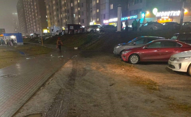 В Сургуте в ДТП с вылетевшим на тротуар Mercedes погиб 53-летний пешеход В Сургуте в ДТП с вылетевшим на тротуар Mercedes погиб 53-летний пешеход