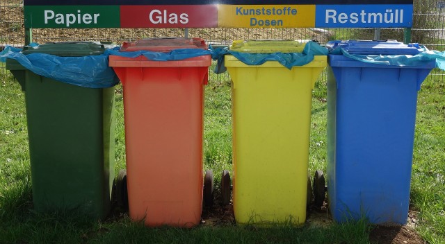 В Локосово установили контейнеры для отходов