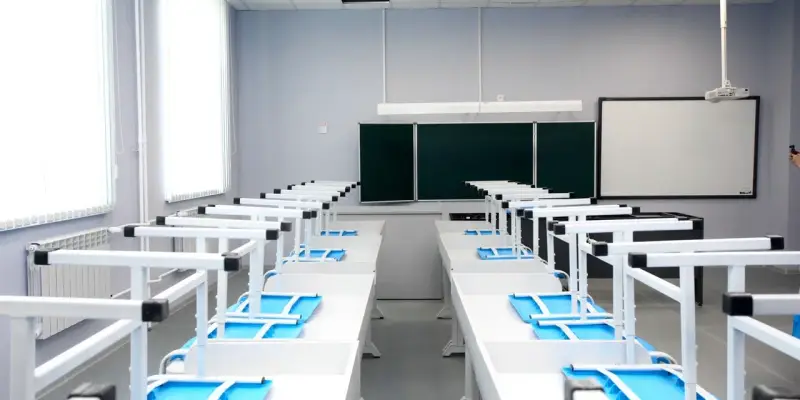 ​В городах ХМАО все школы переводят на дистанционное обучение