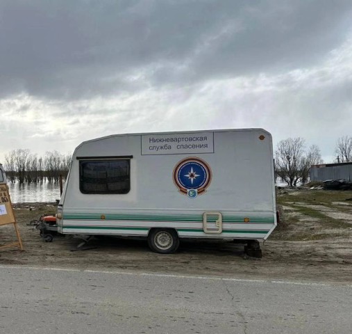 ​В пригороде Нижневартовска в районе подтопления выставили два спасательных пункта