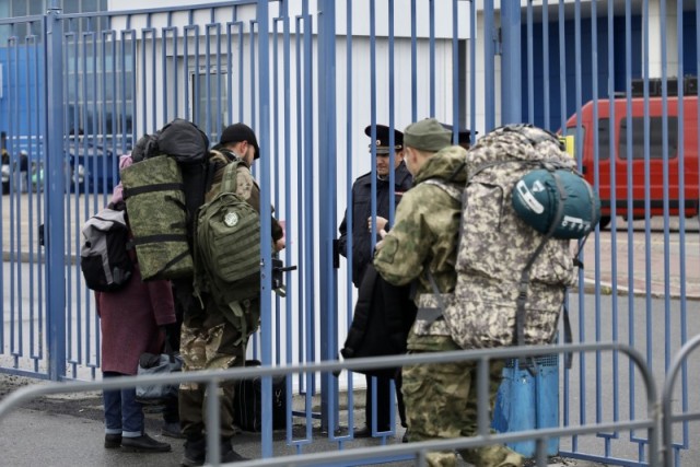 Мобилизованным из ХМАО доставят экипировку до 15 октября Мобилизованным из ХМАО доставят экипировку до 15 октября