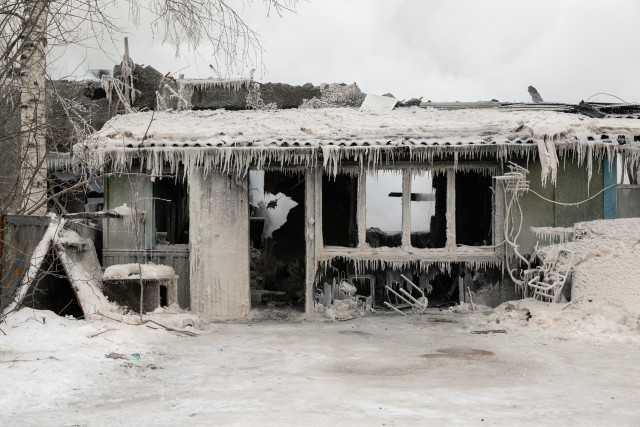 Власти Сургутского района окажут материальную помощь погорельцам дома в Солнечном Власти Сургутского района окажут материальную помощь погорельцам дома в Солнечном