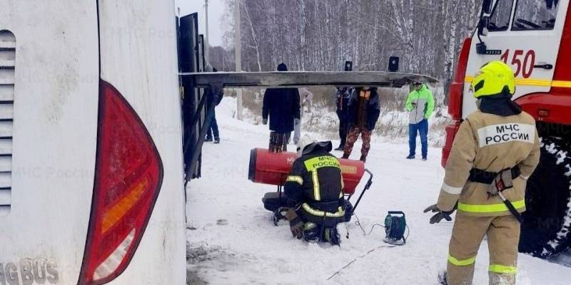​30 пассажиров автобуса из Ханты-Мансийска едва не замерзли под Тюменью