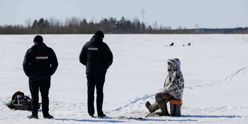 ​Охота на рыбаков: в Сургутском районе искали нарушителей запрета выхода на лед. ФОТО