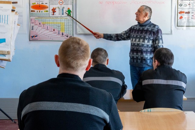 В ХМАО вслед за силовиками на некомплект пожаловались сотрудники УФСИН В ХМАО вслед за силовиками на некомплект пожаловались сотрудники УФСИН