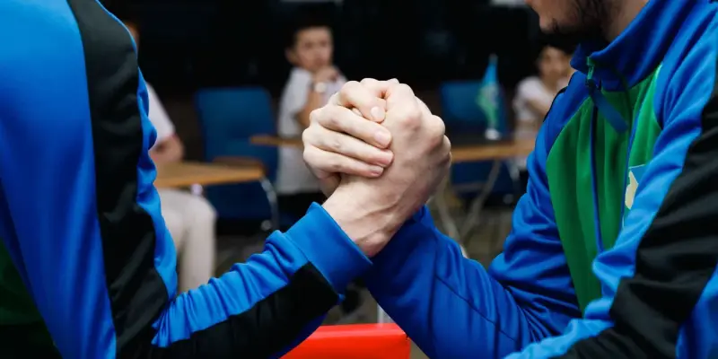 ​Спортсмен из Сургутского района вошел в число лучших рукоборцев России