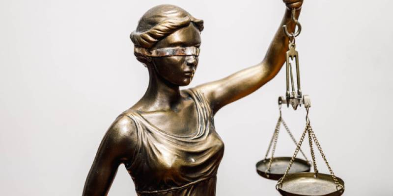 ​Начальницу управления соцзащиты задержали в городе ХМАО