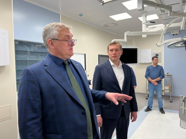 ​Власти ХМАО обещали достроить долгожданную больницу в Нижневартовске за полтора месяца