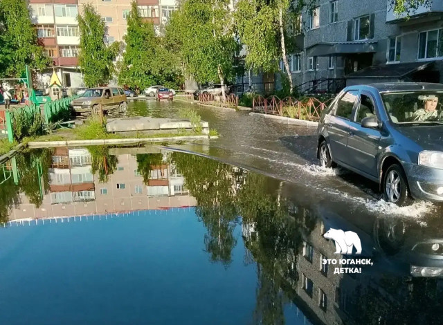 Центр города нефтяников в ХМАО превратился в водоем. ФОТО Центр города нефтяников в ХМАО превратился в водоем. ФОТО