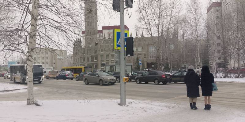 ​Почти 20 новых светофоров заработают в Сургуте на нерегулируемых пешеходных переходах