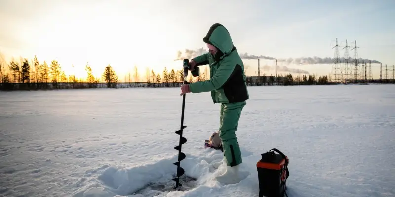 ​Несмотря на потепление югорские рыбаки не собираются завершать зимний сезон