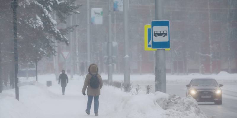 ​В Белом Яре восстанавливают электроснабжение во время снежного урагана