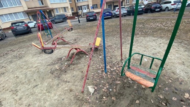 ​Жители ХМАО обнаружили детские площадки из Чернобыля