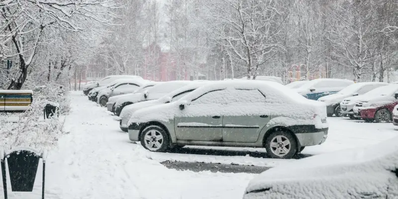 ​Банда подростков в столице ХМАО вскрывает и повреждает автомобили