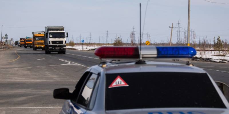​В ХМАО начали полностью перекрывать движение по мосту через Обь по ночам