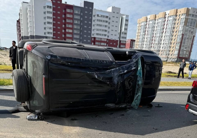 В столице ХМАО в ДТП с перевертышем пострадал водитель Toyota. ВИДЕО В столице ХМАО в ДТП с перевертышем пострадал водитель Toyota. ВИДЕО