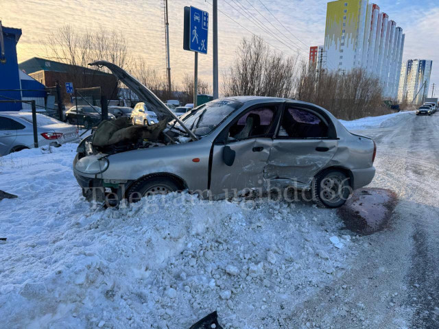 ​В Нефтеюганске неопытный водитель спровоцировал ДТП с пострадавшими