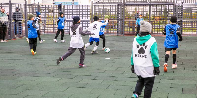 И мороз не помеха: в ЖК «Георгиевский» состоялся большой праздник футбола с участием МФК «Факел»