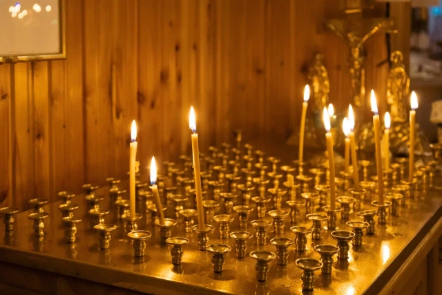 В Епархии Югры виртуальные свечи сравнили с фастфудом