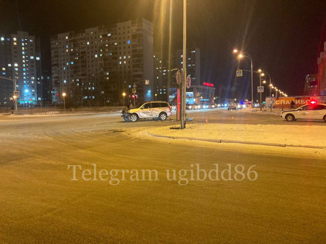 ​В ХМАО водитель «Greatwall» проехал на красный и устроил массовое ДТП