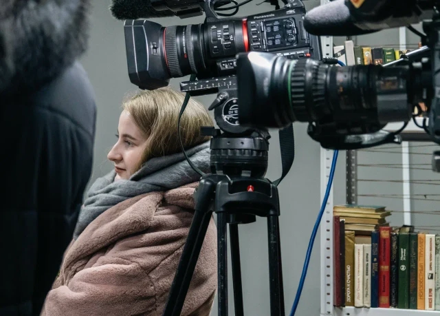 Съемочная группа популярного тревел-шоу снимает выпуск про ХМАО. ВИДЕО Съемочная группа популярного тревел-шоу снимает выпуск про ХМАО. ВИДЕО