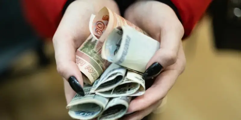 ​Благодаря многодетной маме из Тюменской области изменят правила предоставления единого пособия