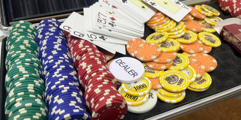 ​В ХМАО в пользу государства изъяли у организаторов казино игральные карты и фишки для покера