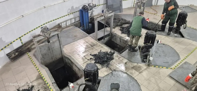 ​В Нефтеюганске из-за тонны нерастворимых отходов вышли из строя канализационные станции