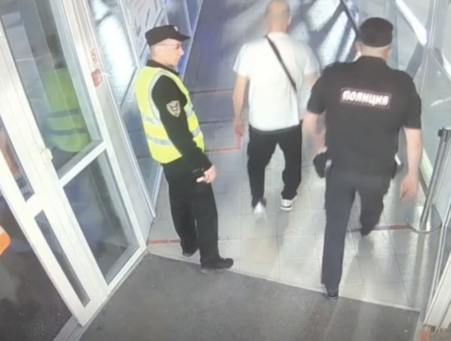 Нетрезвый вахтовик из Поволжья развернул самолет в аэропорту Сургута Нетрезвый вахтовик из Поволжья развернул самолет в аэропорту Сургута