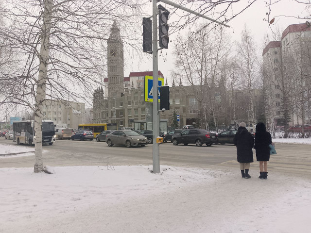 ​Почти 20 новых светофоров заработают в Сургуте на нерегулируемых пешеходных переходах