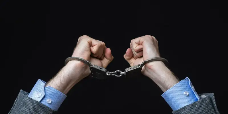 ​Житель Нижнего Новгорода привез в ХМАО 6 кг наркотиков, он предстанет перед судом