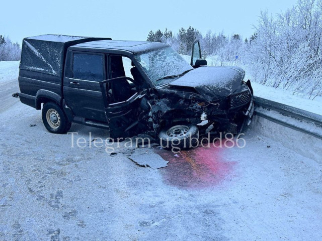 ​&laquo;Патриот&raquo; ударил китайца: жесткое ДТП с четырьмя пострадавшими произошло на трассе в ХМАО