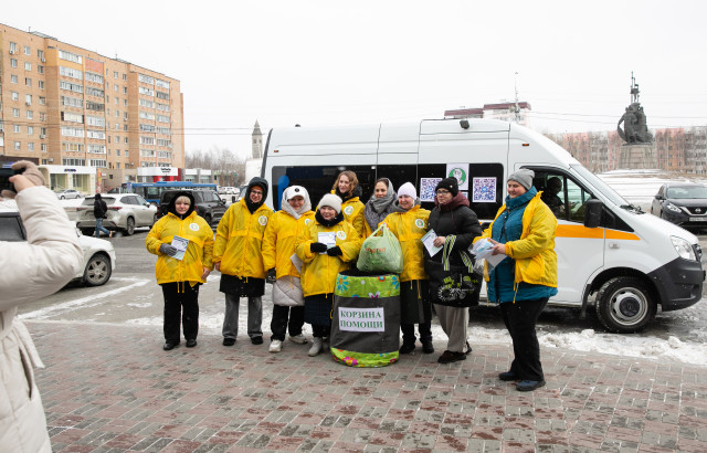 ​Сургутяне подключились к акции и собрали вещи бездомным. ФОТО