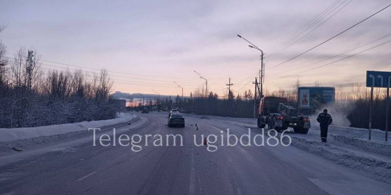 ​В ХМАО в ДТП с грузовиком пострадала 18-летняя девушка