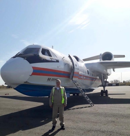 Лётчик из Югры на самолёте-амфибии помогает тушить пожары в Курганской области