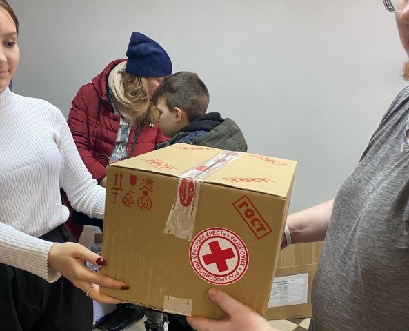 Вынужденные переселенцы получают помощь в сургутском подразделении Красного Креста Вынужденные переселенцы получают помощь в сургутском подразделении Красного Креста