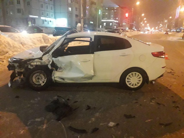 ​В Сургуте водитель без прав устроил ДТП, пострадал ребёнок