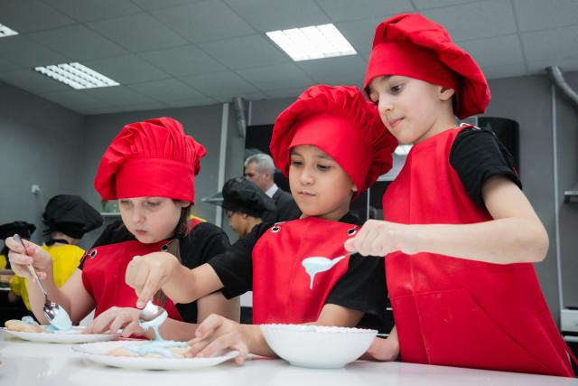 Компотные реки, котлетные берега - чем кормят школьников Сургутского района