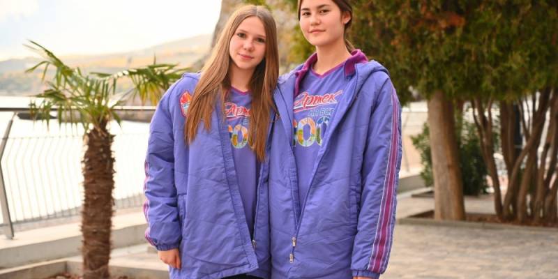 Лянторские школьницы стали обладательницами путевок в &laquo;Артек&raquo;