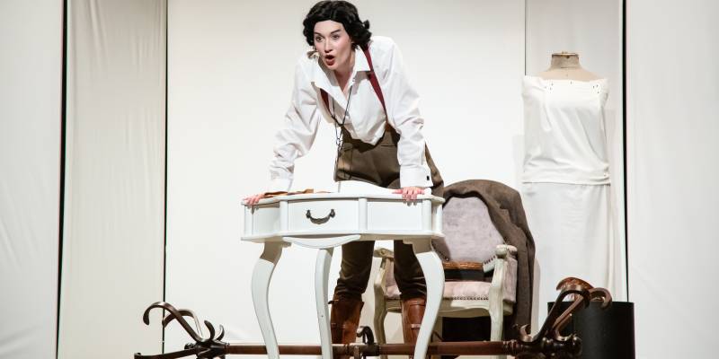 По району гастролирует Шанель По району гастролирует Шанель