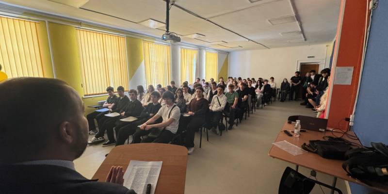 В Лянторе прошел &laquo;Патриотический ликбез&raquo; для молодежи