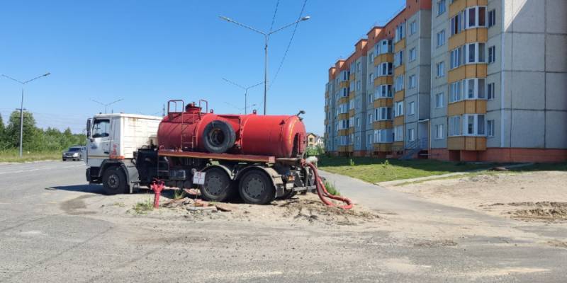 УТВиВ начал промывку инженерных сетей в микрорайоне Гидронамыв