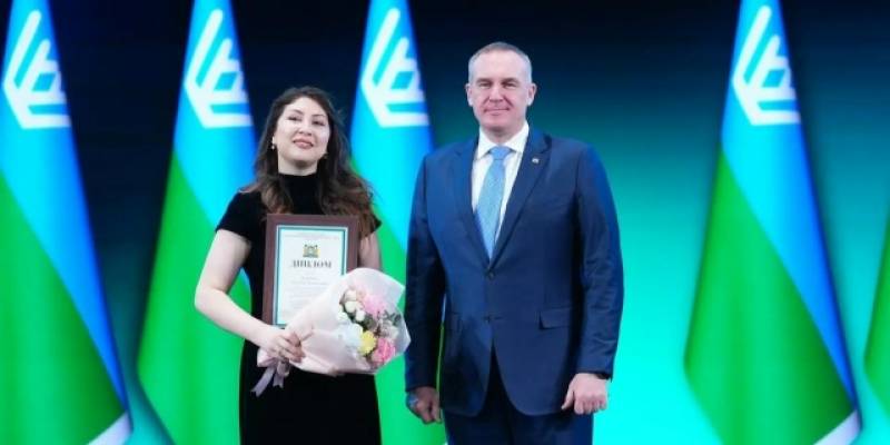 ​Лучшим работникам культуры Сургутского района вручили профессиональные награды