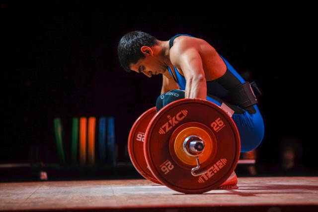 Спортсмен из Сургутского района стал чемпионом России среди юниоров по тяжелой атлетике Спортсмен из Сургутского района стал чемпионом России среди юниоров по тяжелой атлетике