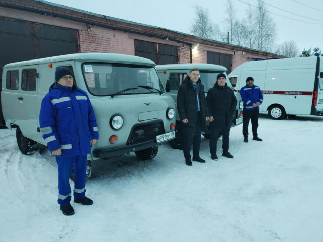 ​В Лянторскую городскую больницу поступили два новых санитарных автомобиля