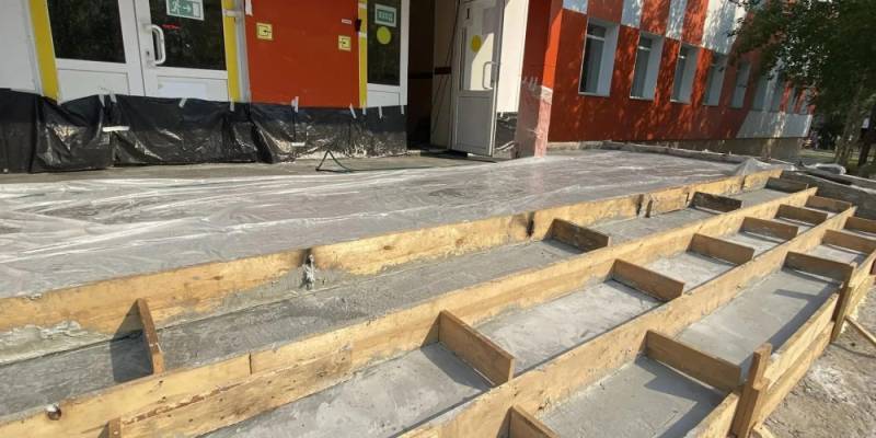 В Сургутском районе в ремонт соцобъектов вложат более 130 млн рублей В Сургутском районе в ремонт соцобъектов вложат более 130 млн рублей