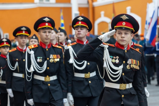 Подростки на службе Подростки на службе