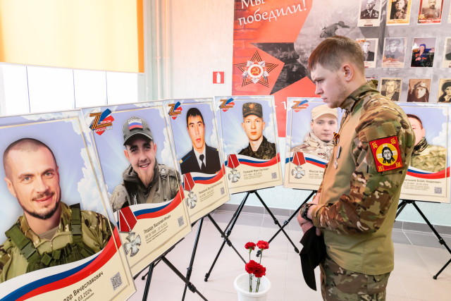 В Сургутском районе увековечили память выпускников, погибших на СВО.